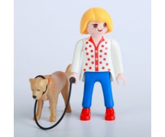 PM010 Девочка с собакой
