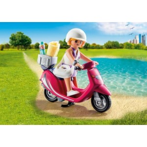 «Посетитель пляжа со скутером» PM9084